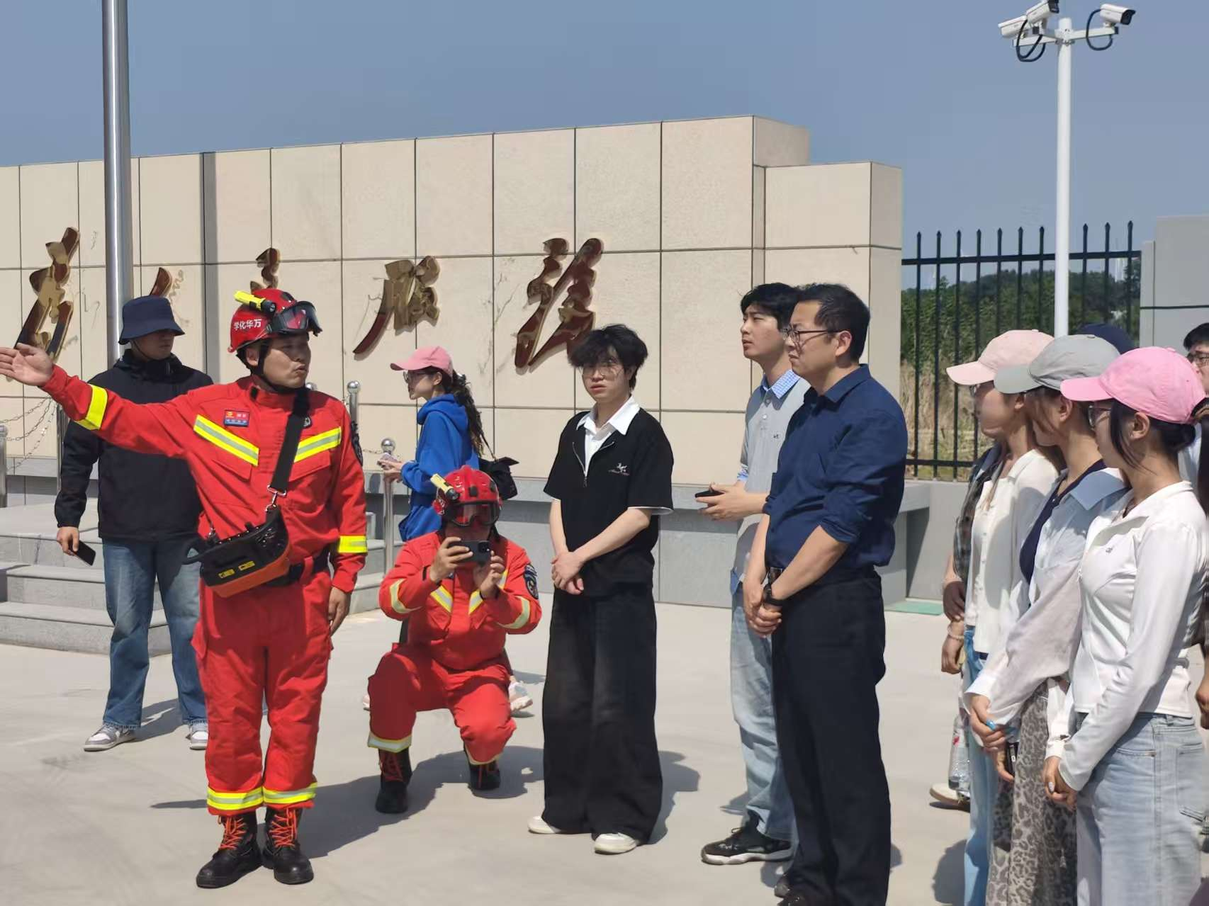水利土木学院师生开展专业实践教学活动